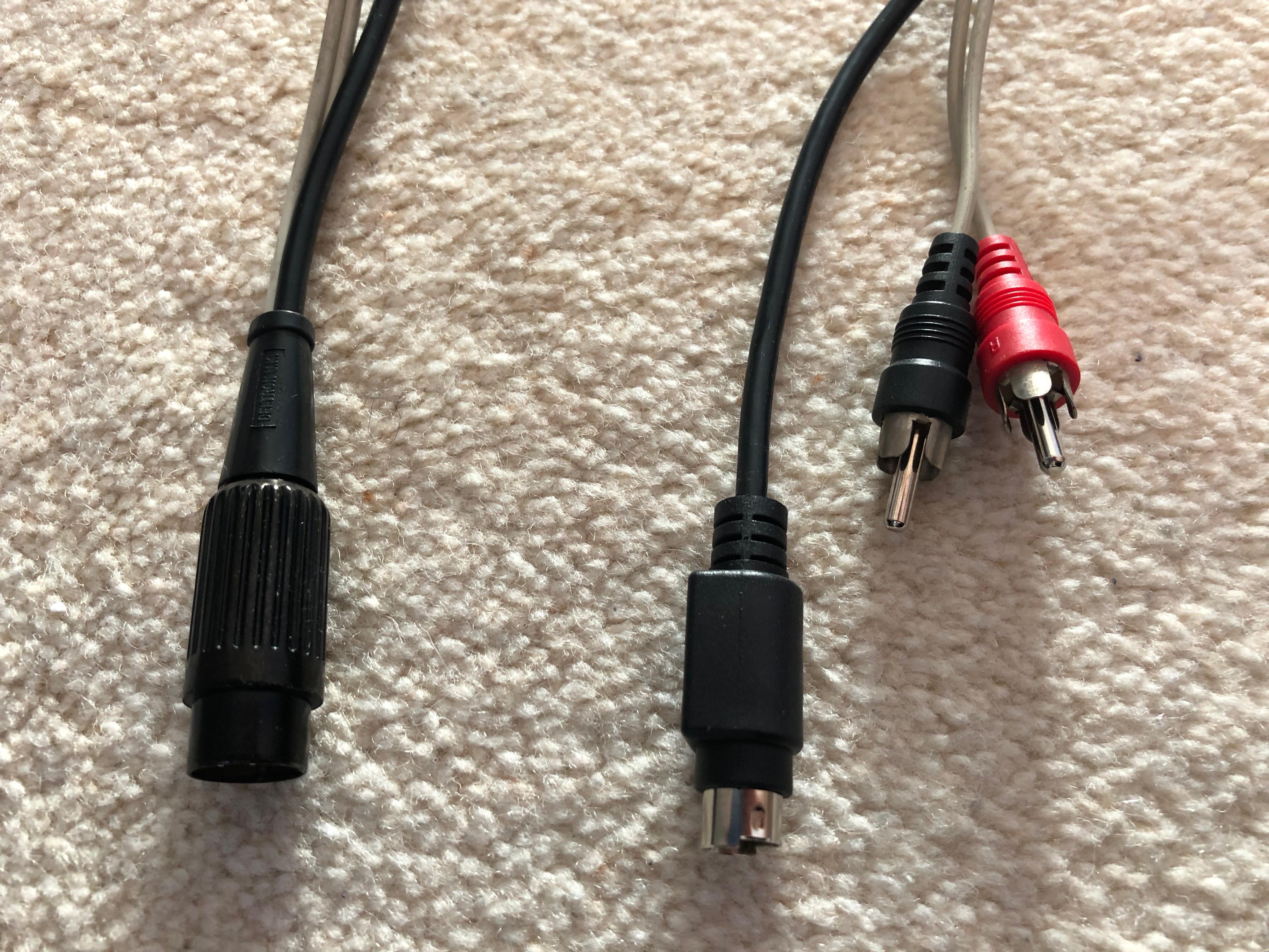 svideo to din convertor.JPG